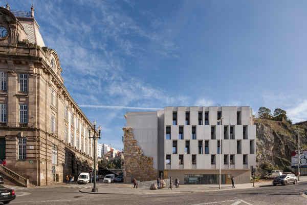 S.Bento Residences Porto Luaran gambar