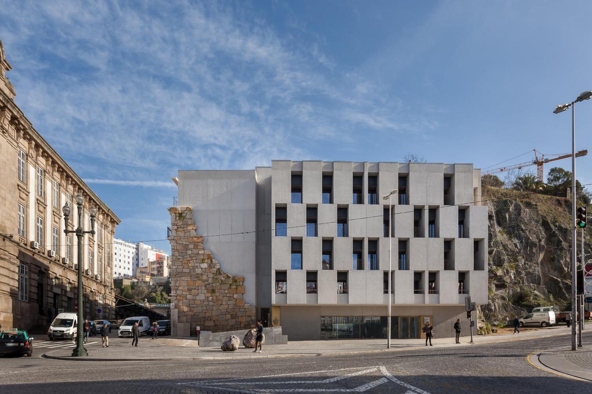 S.Bento Residences Porto Luaran gambar